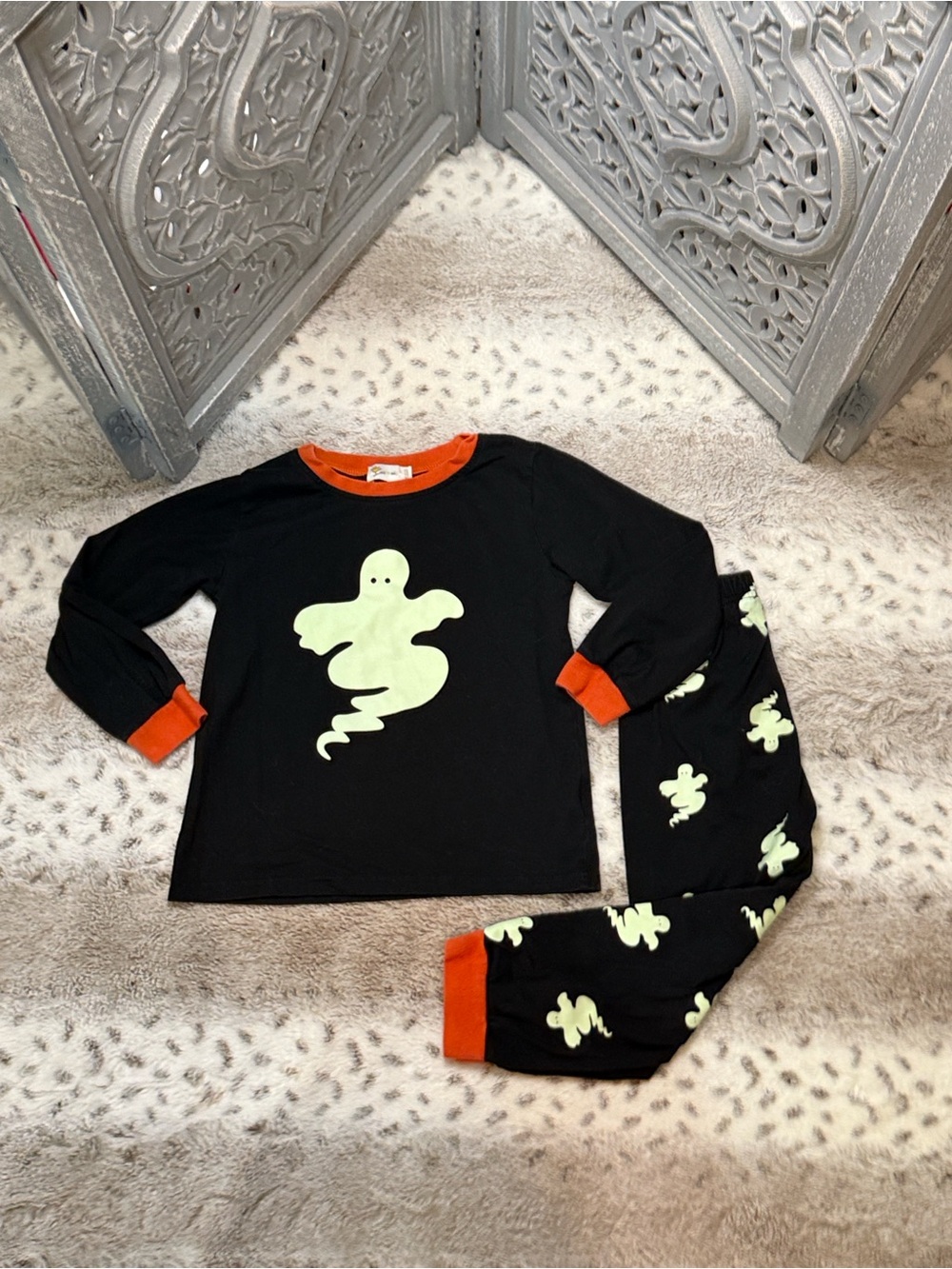 Glow in the Dark ghost pajama set boy size 7 Halloween loungewear trick or treat